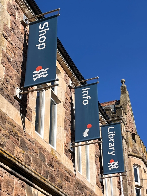  Wall Mounted Banners