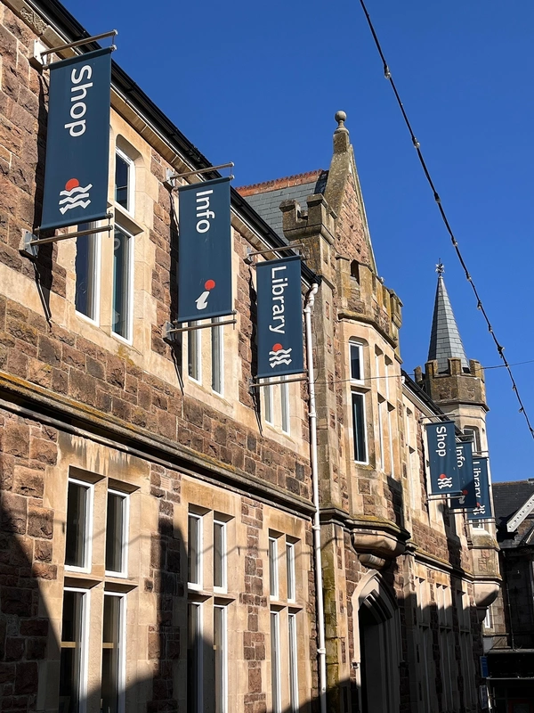  Gallery Banners